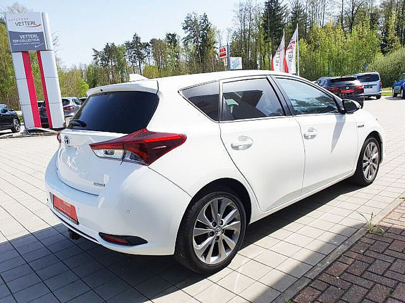Toyota Auris 1.8 Hybrid Executive Anhängerkupplung